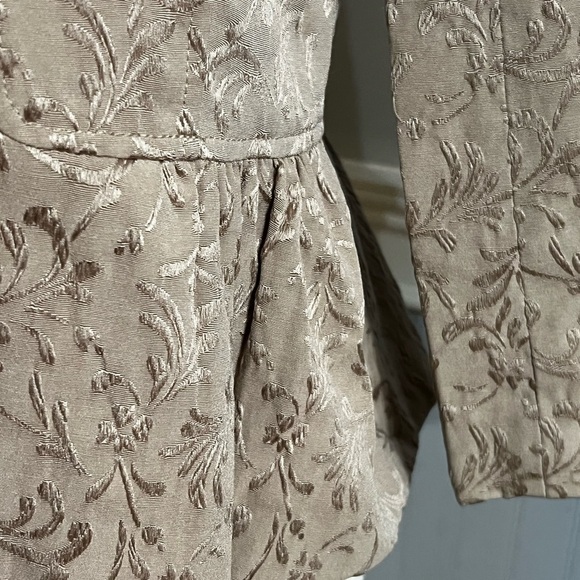 Beautiful SILK Land-Women’s Jacket - Picture 4 of 8